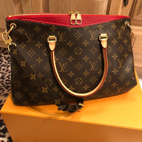 Louis Vuitton Pallas - Picture 1 of 8